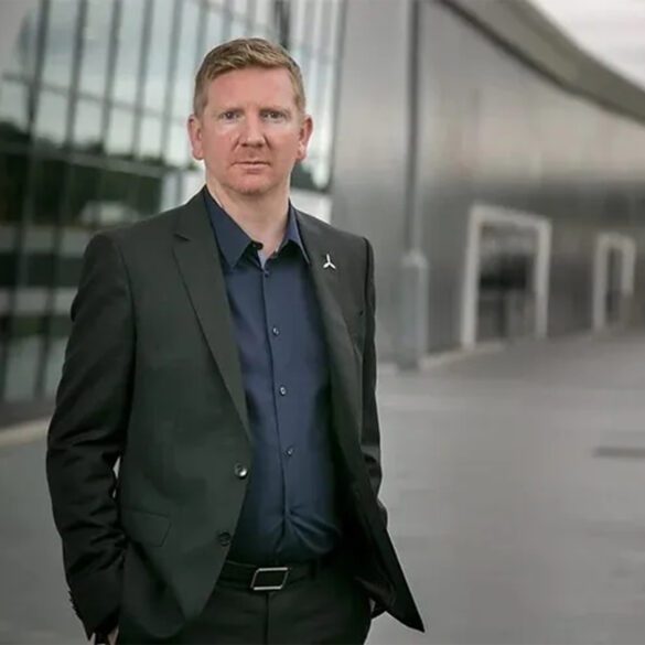 Speaker profile34739